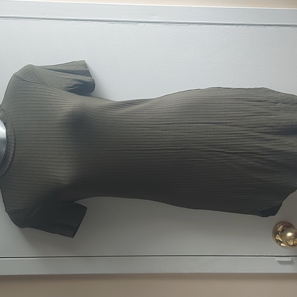 Green Short Sleeve Ribbed Mini Dress - Picture 1 of 6